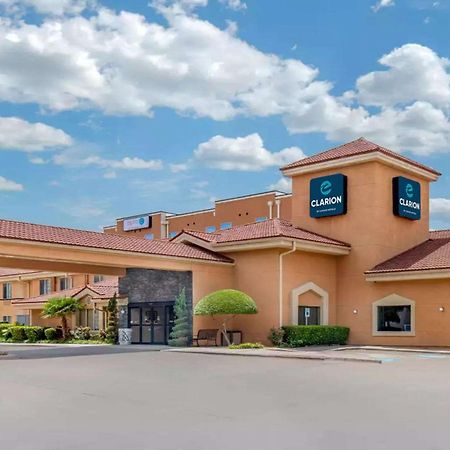 Clarion Inn & Suites Dfw North Ирвинг Экстерьер фото