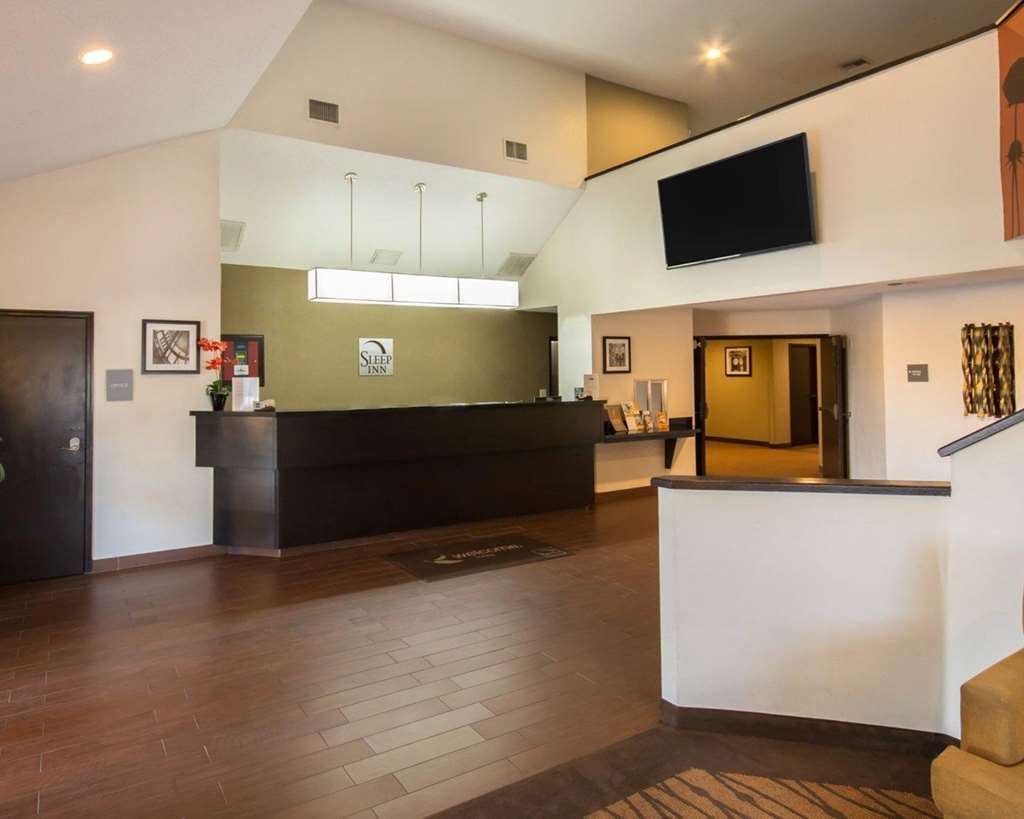 Clarion Inn & Suites Dfw North Ирвинг Интерьер фото