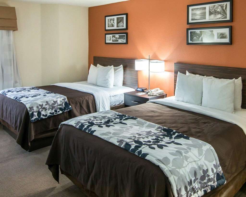 Clarion Inn & Suites Dfw North Ирвинг Экстерьер фото