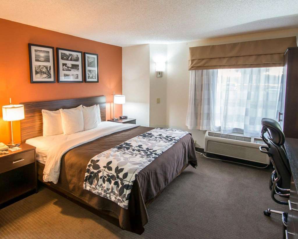 Clarion Inn & Suites Dfw North Ирвинг Экстерьер фото