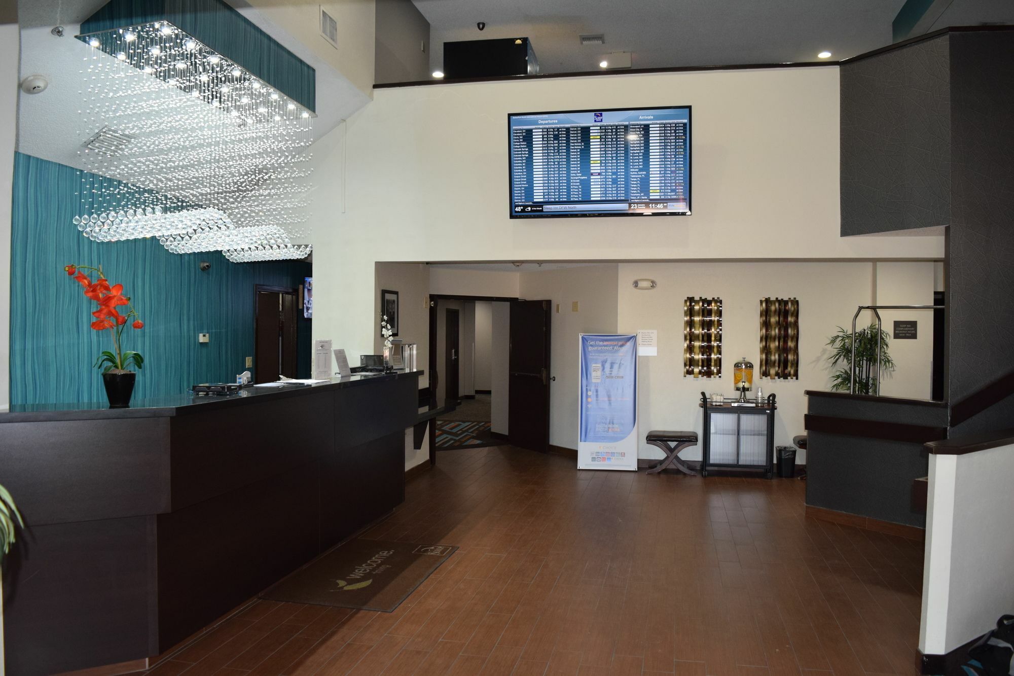 Clarion Inn & Suites Dfw North Ирвинг Экстерьер фото