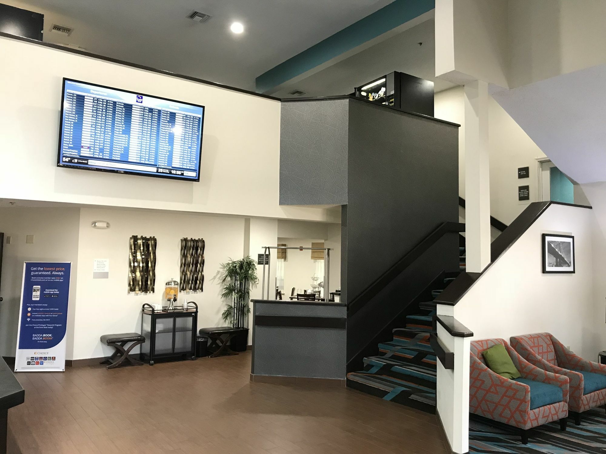 Clarion Inn & Suites Dfw North Ирвинг Экстерьер фото